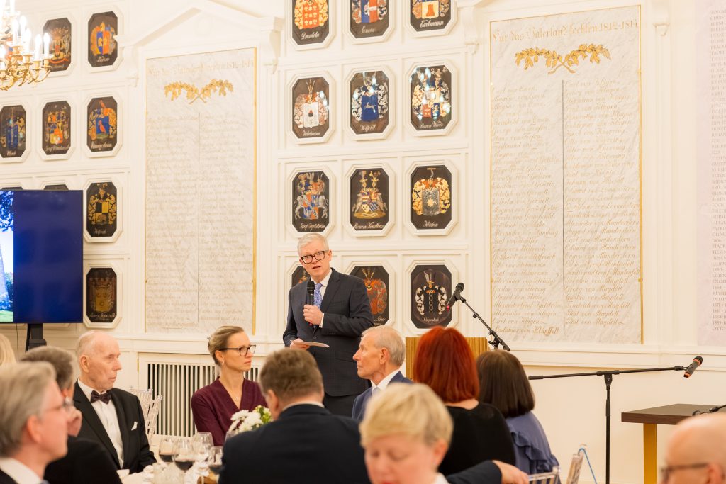 Kirikufondi tänutuluõhtul annetati Valjala, Kaarma ja Muhu kirikule 45 000 eurot